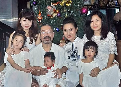 Gia đình đầm ấm của NSND Lê Hùng.