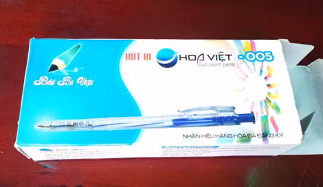 Những hộp bút kém chất lượng được các đối tượng mang đi bán để trục lợi.