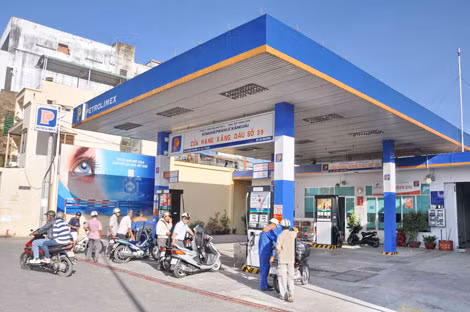 Xăng tăng 275 đồng/lít, diesel giảm 287 đồng/lít từ 15h chiều nay.