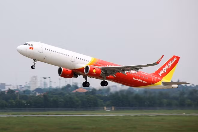 Lý giải nguyên nhân của việc trễ chuyến, đại diện Vietjet cho rằng: Do ảnh hưởng của việc trễ kế hoạch nhận tàu bay mới và nguyên nhân khai thác, một số chuyến bay của Vietjet đã phải điều chỉnh thời gian khởi hành.