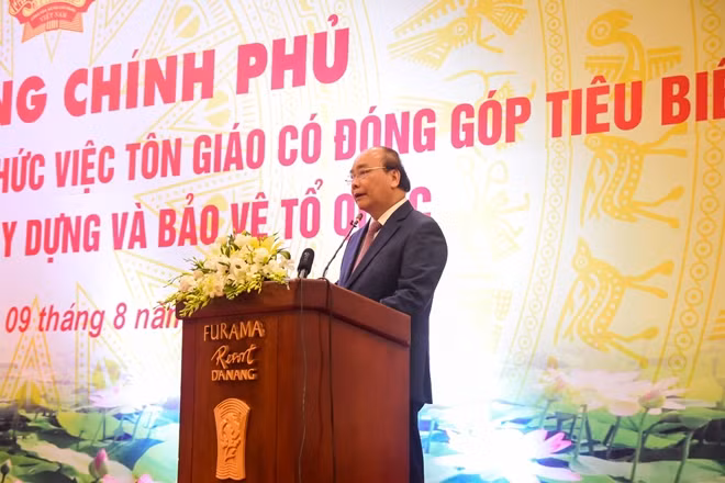 Thủ tướng Nguyễn Xuân Phúc phát biểu tại buổi gặp mặt.