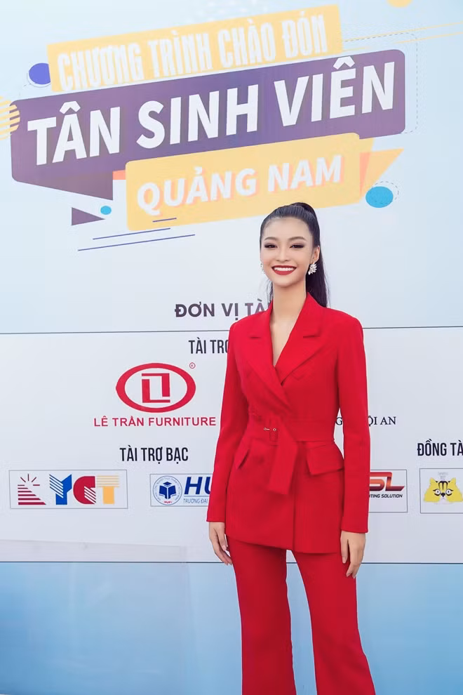 Á hậu Kiểu Loan nhận được sự cổ vũ mạnh mẽ đến từ các bạn sinh viên và người dân quê hương Quảng Nam.