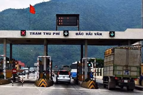 Trạm thu phí Bắc Hải Vân.