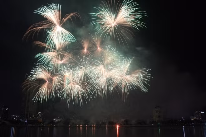 Altas Pyro Vision - Mỹ đã làm nên những “bức họa ánh sáng” tuyệt đỉnh.