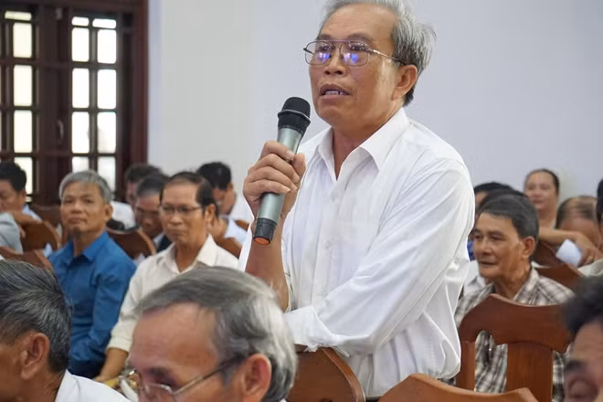 Cử tri Đà Nẵng đề nghị các cơ quan chức năng rà soát, kiểm tra việc người Trung Quốc "núp bóng" mua đất ở khu vực ven biển quận Ngũ Hành Sơn.