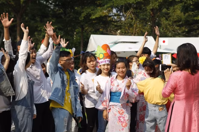 Lễ hội giao lưu văn hóa sinh viên Việt – Nhật và Ngày hội việc làm Nhật Bản 2019 là dịp các sinh viên Việt Nam được giao lưu, tìm hiểu về văn hóa Nhật Bản và cũng có được nhiều cơ hội tìm kiếm việc làm tại Nhật làm.