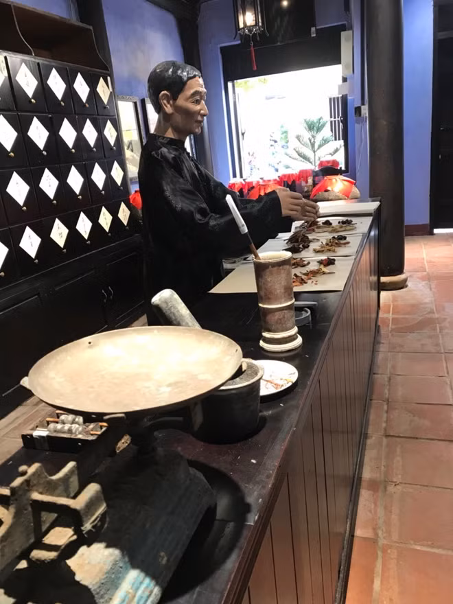 Một số hiện vật, hình ảnh trưng bày.