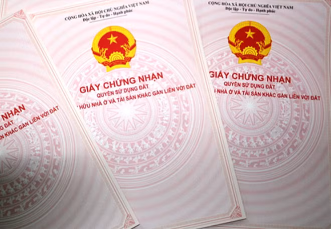 UBND TP. Đà Nẵng đã chỉ đạo Công an thành phố, Sở Xây dựng và UBND các quận, huyện phối hợp kiểm tra, xử lý các hành vi vi phạm pháp luật trong hoạt động công chứng giao dịch, huy động vốn, kinh doanh bất động sản (BĐS) đặc biệt là tình trạng “ký chờ”, “ký gửi” trong giao dịch BĐS.