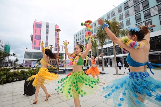 Cocobay Đà Nẵng đã khởi động mùa hè 2019 với “Coco Hello Summer” – lễ hội giải trí đỉnh cao hứa hẹn thu hút hàng ngàn du khách tới tham dự.