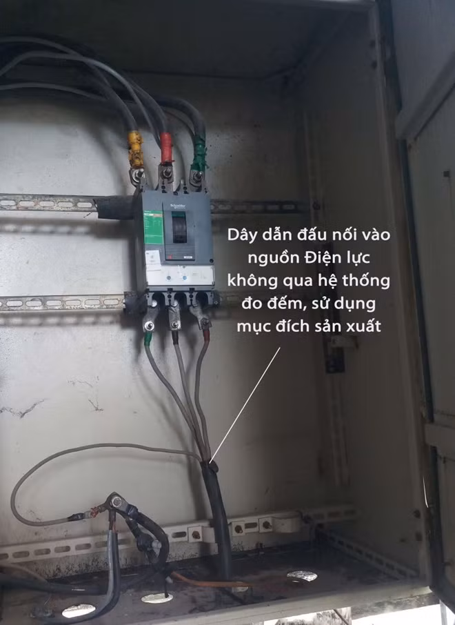 Chiêu trộm cắp điện tinh vi của các hộ khách hàng sai phạm bị PC Đà Nẵng phát hiện qua theo dõi chương trình spider.