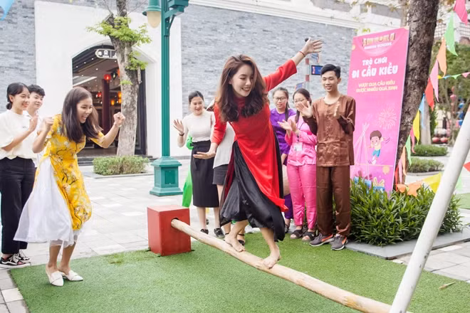 Những trò chơi giân gian truyền thống ngày tết và lễ hội Heo vàng gõ cửa đã tạo nên một lễ hội Xuân đặc biệt, là điểm du xuân lý tưởng và trải nghiệm những ngày tết thuần đậm Tết Việt cho du khách và người dân TP. Đà Nẵng.