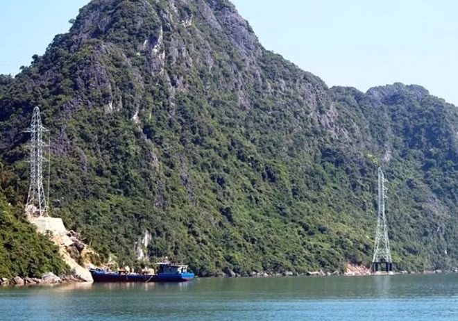 Đường điện ra đảo Cô Tô