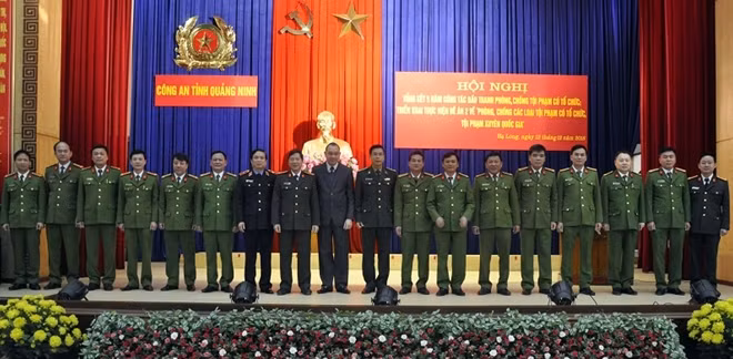 Các đại biểu tham gia hội nghị