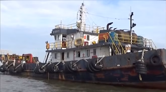 Tầu chở dầu DO trái phép