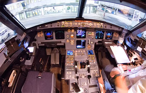Mô hình bên trong cabin của máy bay Airbus A320. (ảnh: EPA) Mô hình bên trong cabin của máy bay Airbus A320. (ảnh: EPA)