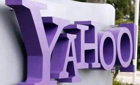 Chủ sở hữu của tờ báo Daily Mail đang xem xét một giá thầu cho công ty Yahoo đang gặp khó khăn ở Mỹ