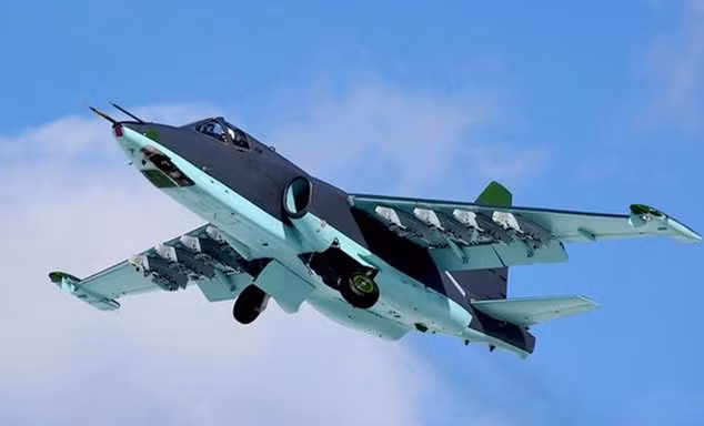 Cường kích Su-25M3 cũng được trang bị hệ thống này ở đầu cánh.