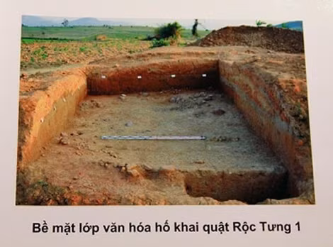 Các hiện vật.