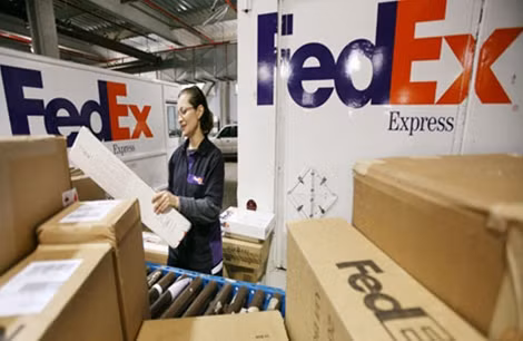 Hãng chuyển phát nhanh của Mỹ Fedex.