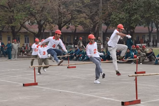 Có 13 phường trên địa bàn tham gia thi ở 2 nội dung chữa cháy và cứu tài sản.