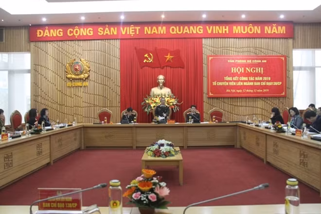 Thiếu tướng Hoàng Anh Tuyên phát biểu tại Hội nghị