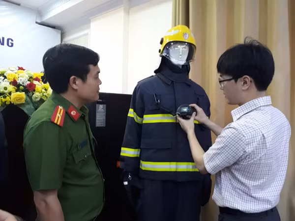 Chuyên gia Hàn Quốc hướng dẫn tính năng của camera phát hiện nhiệt IGNIS