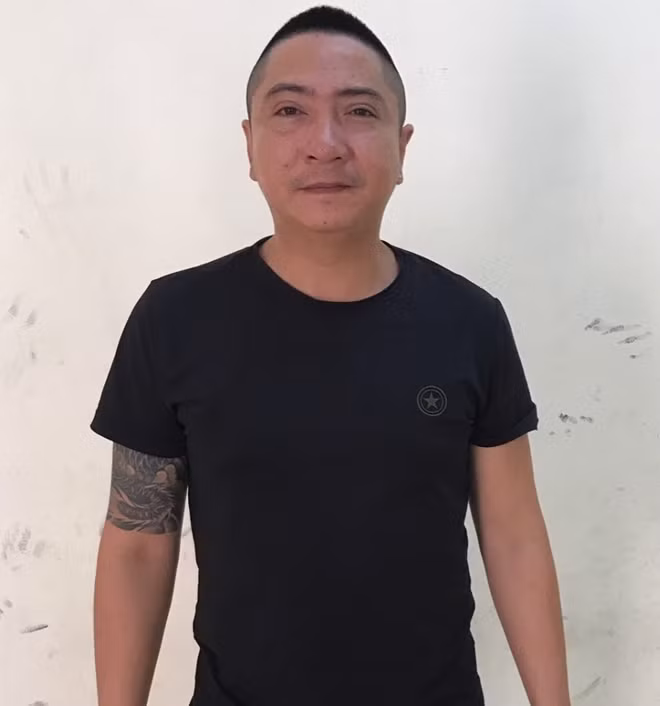 Đối tượng Đinh Việt Bắc tại cơ quan Công an