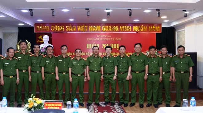 Thứ trưởng Lê Quý Vương và các đại biểu tại Hội nghị