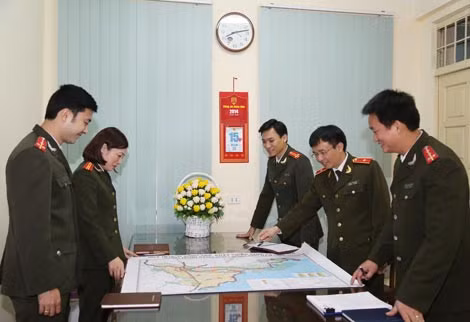 Cán bộ Cục Kế hoạch và Đầu tư (Bộ Công an) họp bàn công tác đầu tư. Cán bộ Cục Kế hoạch và Đầu tư (Bộ Công an) họp bàn công tác đầu tư.