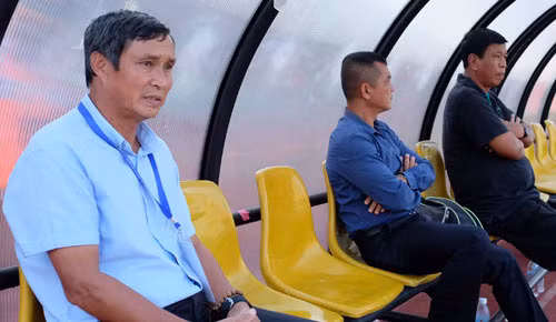 Ông Mai Đức Chung (bìa trái). Ảnh: H.M.