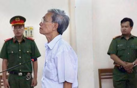Bị cáo Nguyễn Khắc Thuỷ.