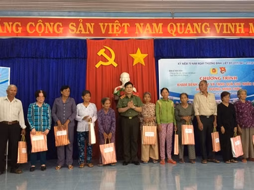Tuổi trẻ CAND tổ chức nhiều hoạt động tri ân các anh hùng, liệt sĩ