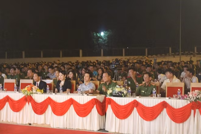 Các đại biểu tham dự chương trình