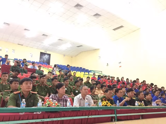 Các đại biểu tham dự chương trình