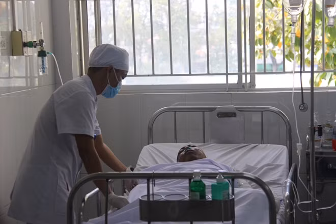Các nạn nhân được bác sỹ tích cực điều trị