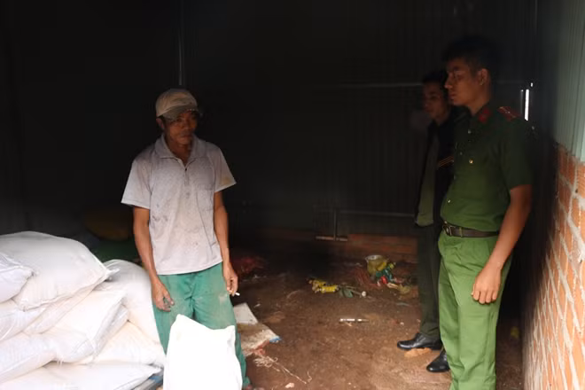 Kho chứa tạp chất để pha trộn