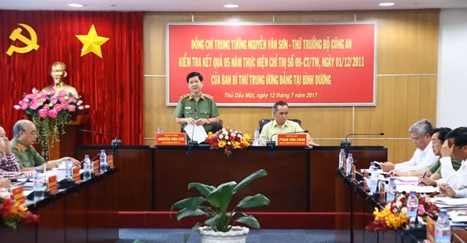 Trung tướng Nguyễn Văn Sơn phát biểu tại buổi làm việc