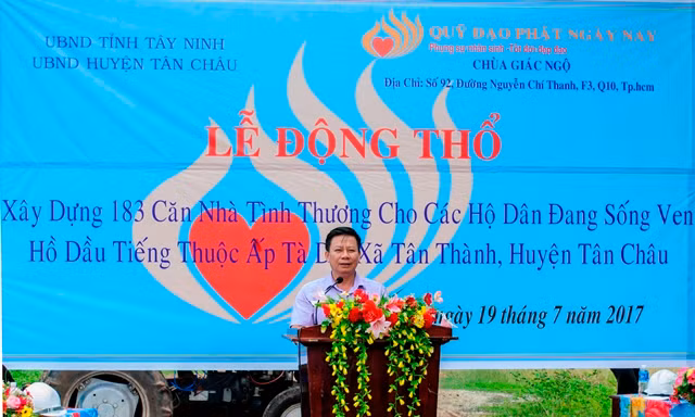 Phó Chủ tịch UBND tỉnh Nguyễn Thanh Ngọc phát biểu tại buổi lễ
