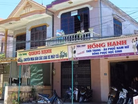 Cửa hàng xe máy Quang Hạnh ở 47 đường Tôn Đức Thắng, TP Đồng Hới nơi đối tượng giả danh đến mua rồi cướp xe.
