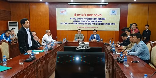 Ông Nguyễn Nam Hải, HLV trưởng đội tuyển bóng bàn Việt Nam phát biểu tại lễ ký kết