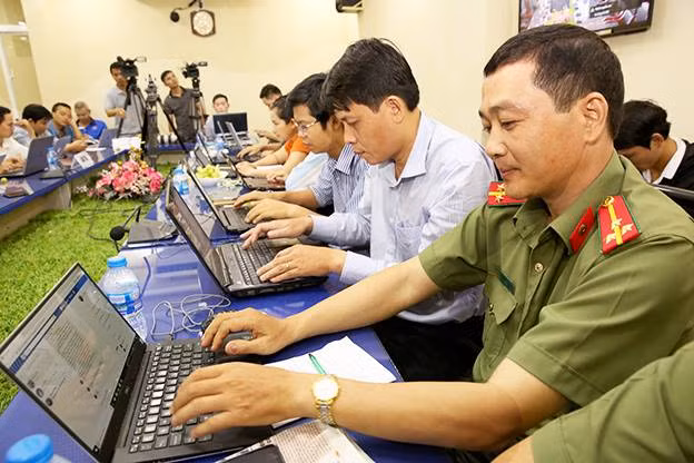 Ban tổ chức tiếp nhận câu hỏi của độc giả.