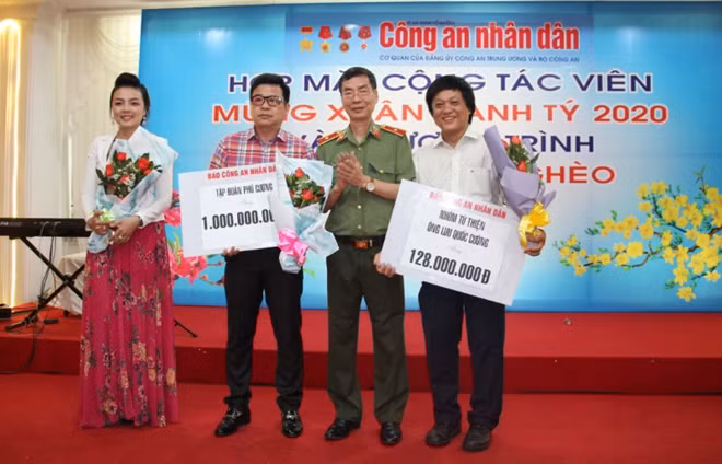 Nhóm từ thiện Lưu Quốc Cường tặng 128 triệu đồng