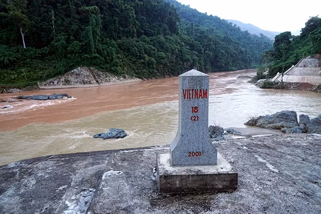 Cột mốc 18 (2) biên giới Việt - Trung.