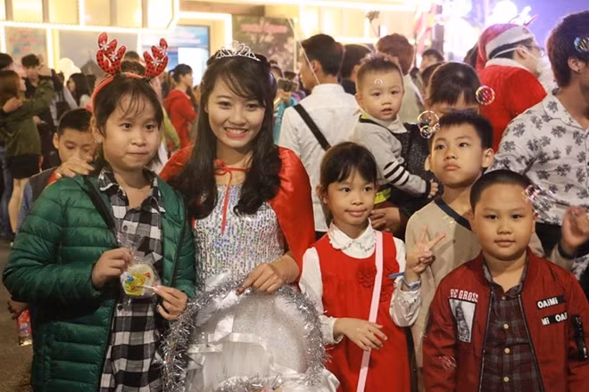 Tưng bừng đón Giáng sinh.