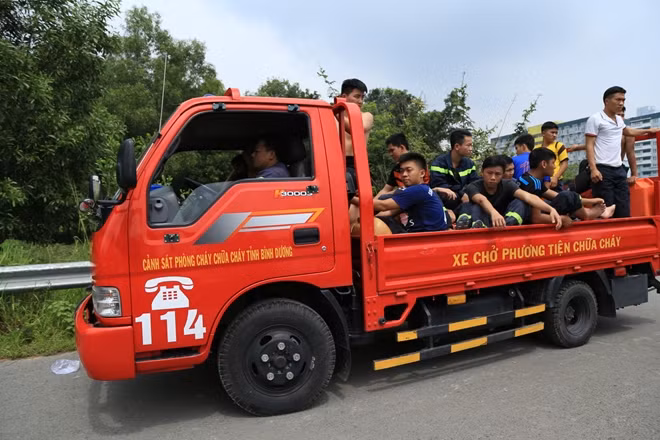 Lực lượng cứu nạn tại hiện trường. Lực lượng cứu nạn tại hiện trường.