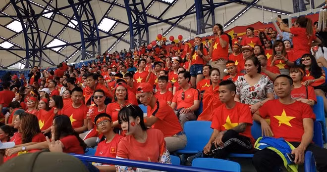Người hâm mộ luôn tin vào đội tuyển. (Ảnh: Mạnh Thắng)