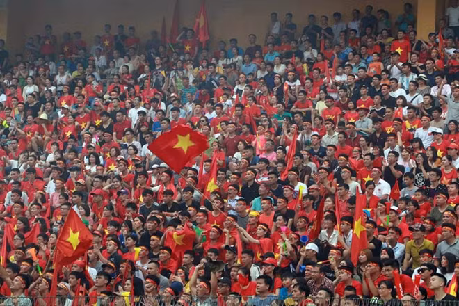 Tiếp lửa cho đội bóng.