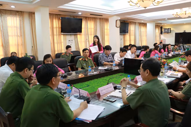 Toàn cảnh buổi tọa đàm trực tuyến.