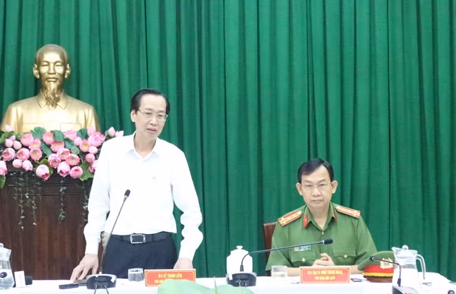 Phó Chủ tịch UBND thành phố Lê Thanh Liêm phát biểu tại buổi lễ. Phó Chủ tịch UBND thành phố Lê Thanh Liêm phát biểu tại buổi lễ.