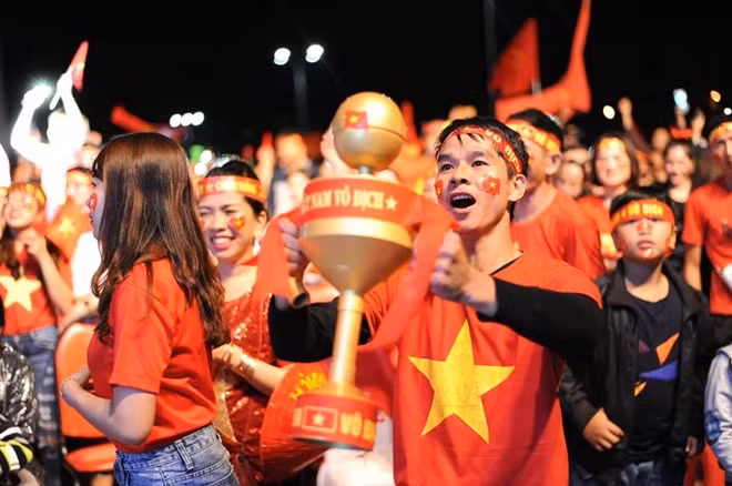 Ăn mừng chiến thắng.